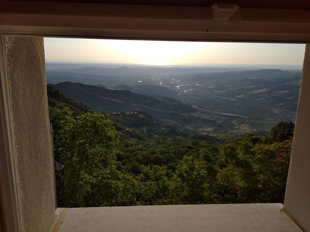 La Casa Dei Panorami Di Colobraro Apartment Екстериор снимка