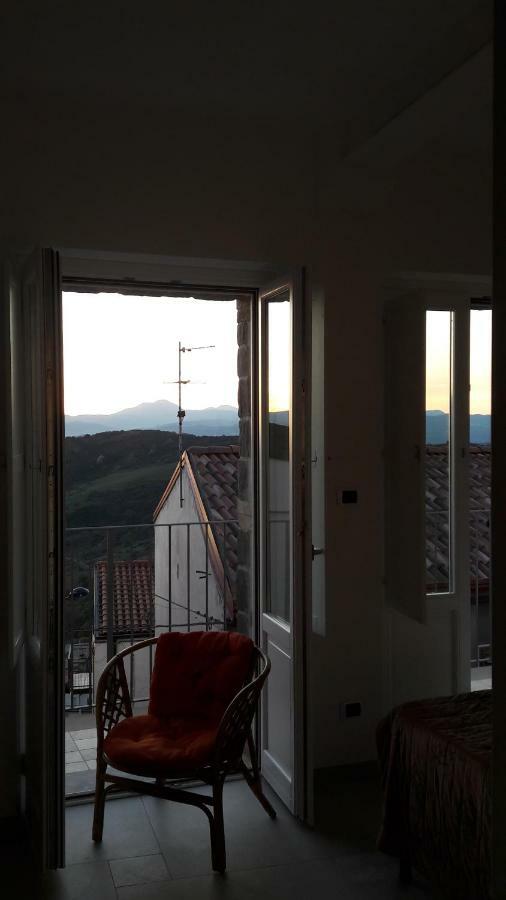 La Casa Dei Panorami Di Colobraro Apartment Екстериор снимка